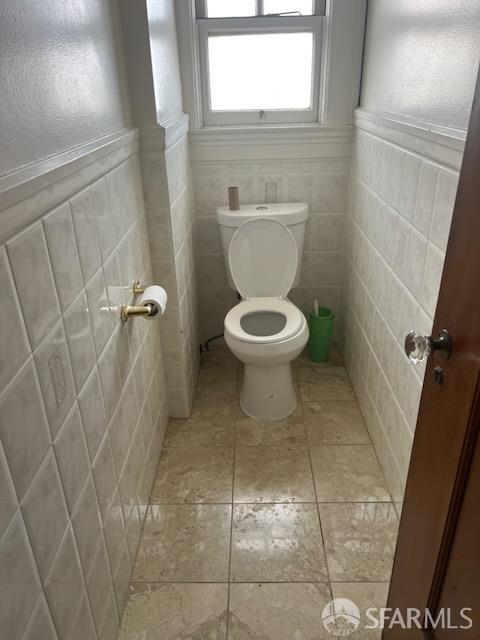 2 W Clay Street
