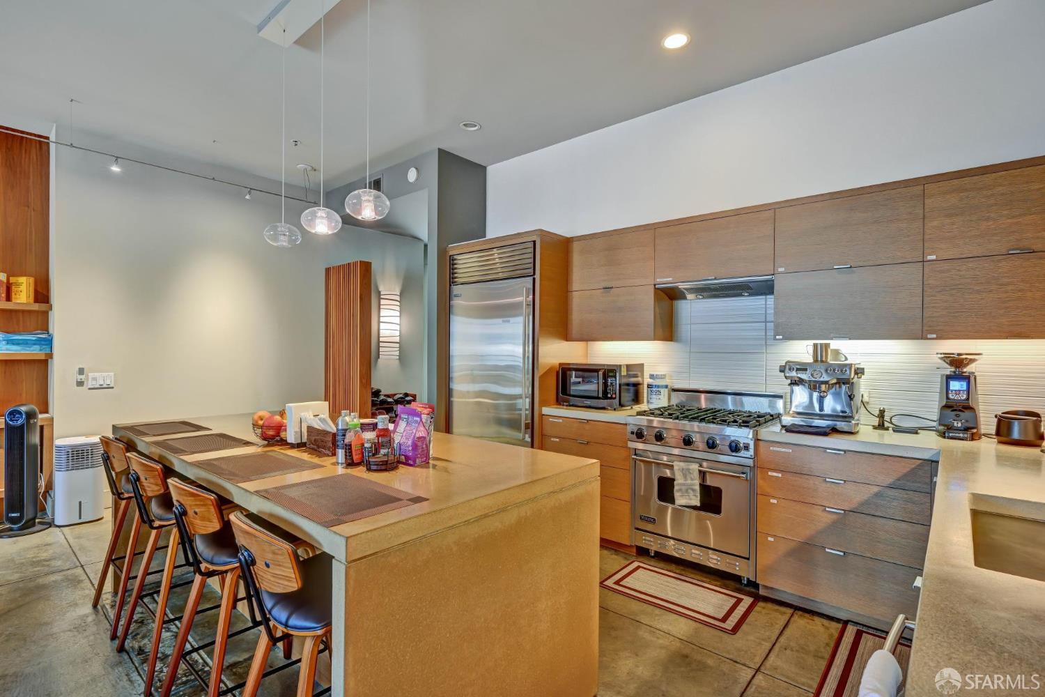 300 Beale Street # 609