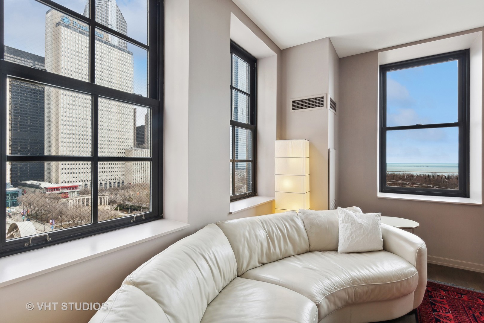 6 N Michigan Avenue Unit: 1001
