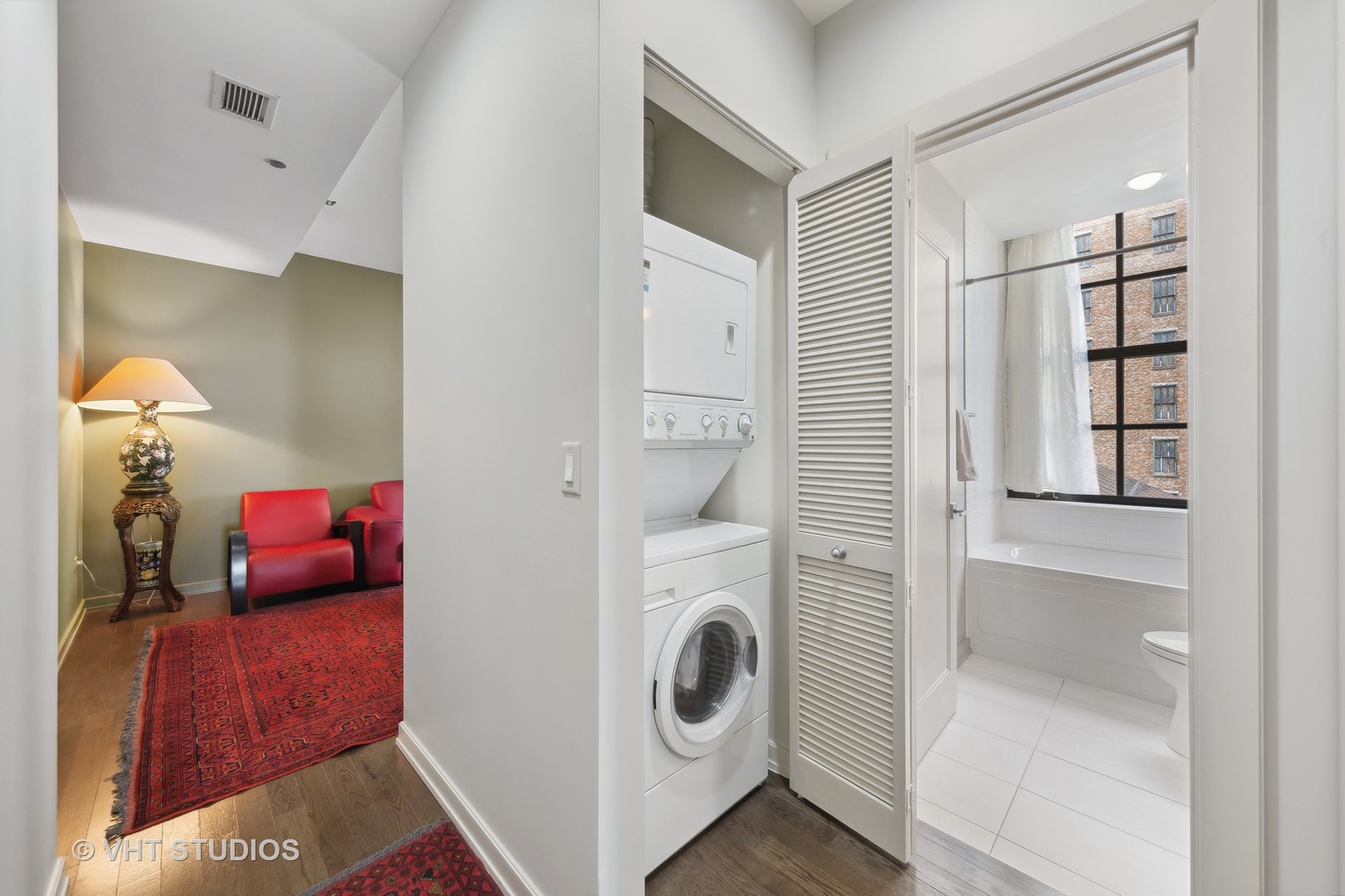 6 N Michigan Avenue Unit: 1001