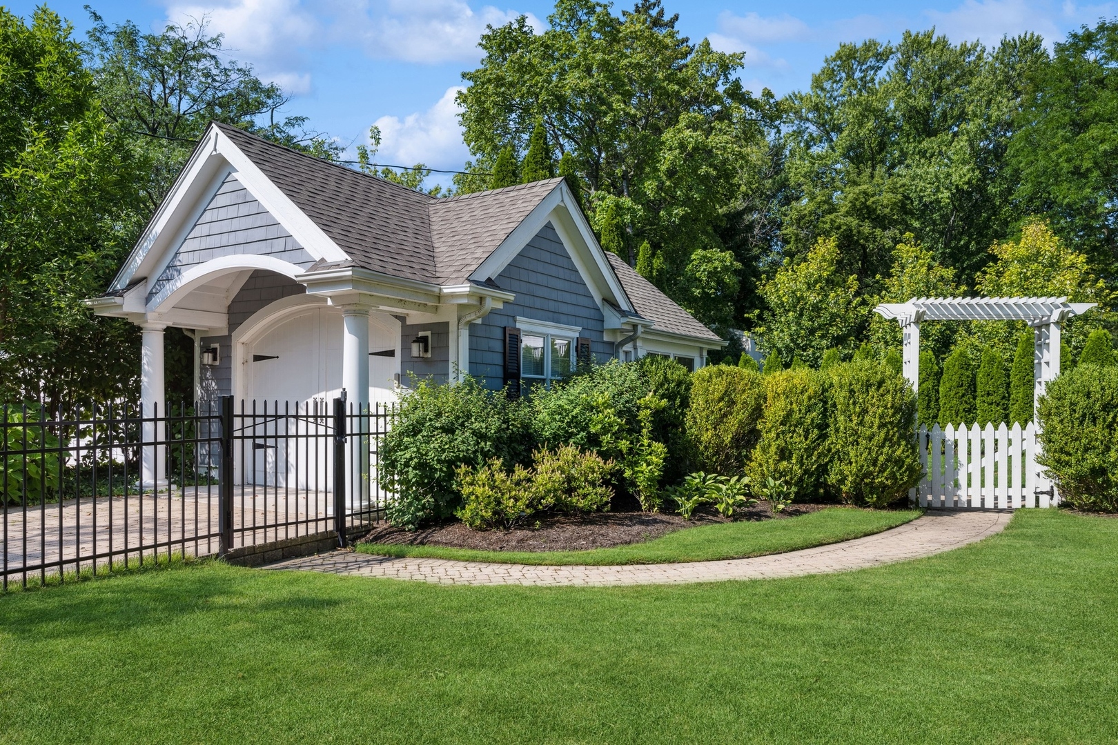 502 Willow Road