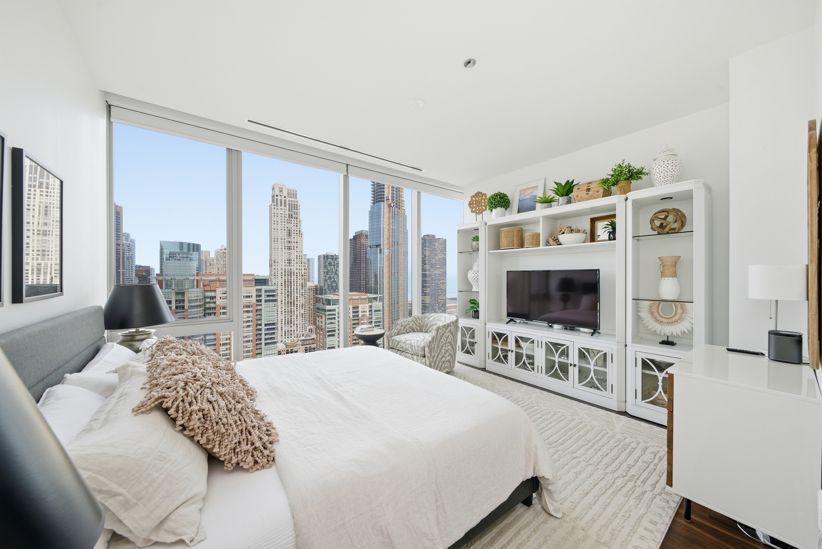 363 E Wacker Drive Unit: 2708