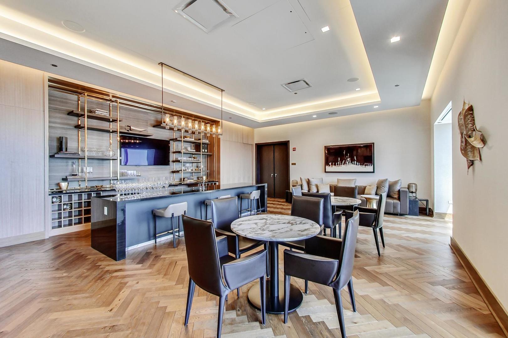 363 E Wacker Drive Unit: 2708