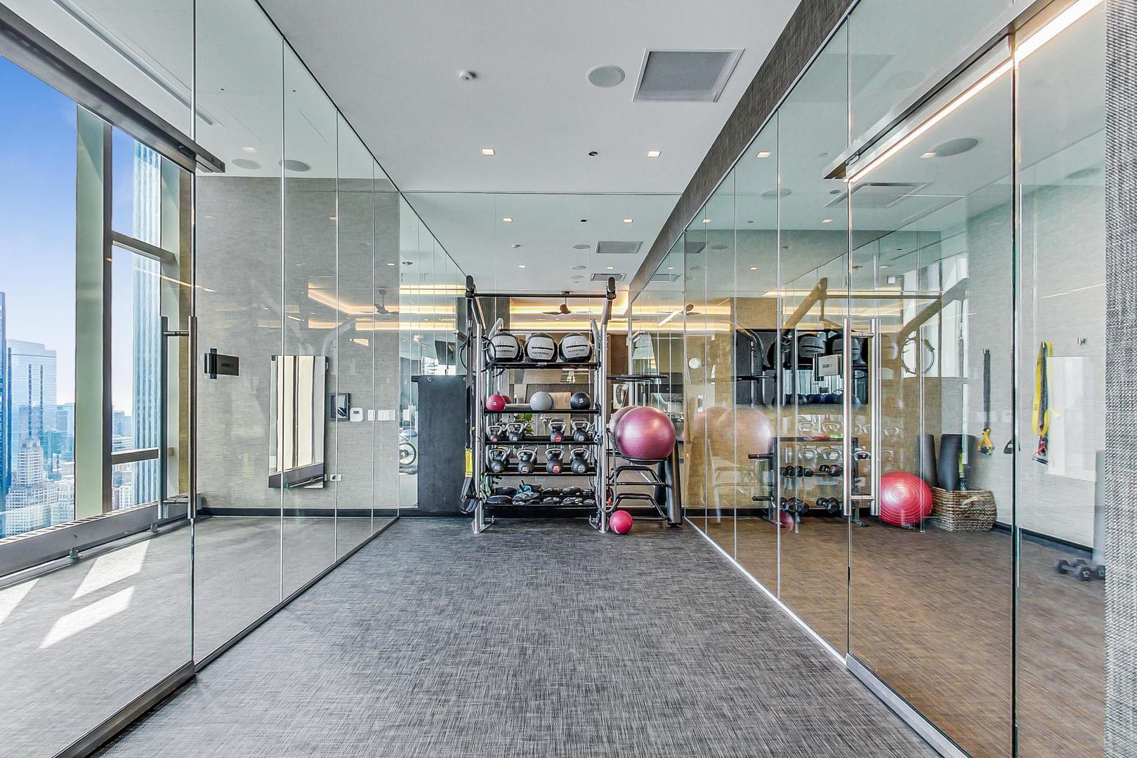 363 E Wacker Drive Unit: 2708
