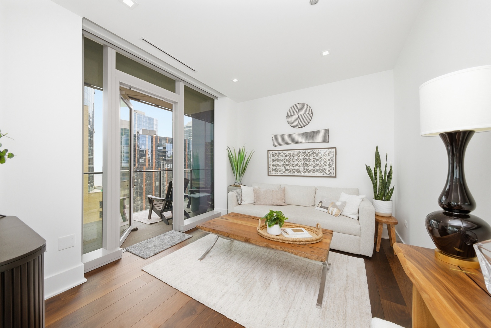 363 E Wacker Drive Unit: 2708