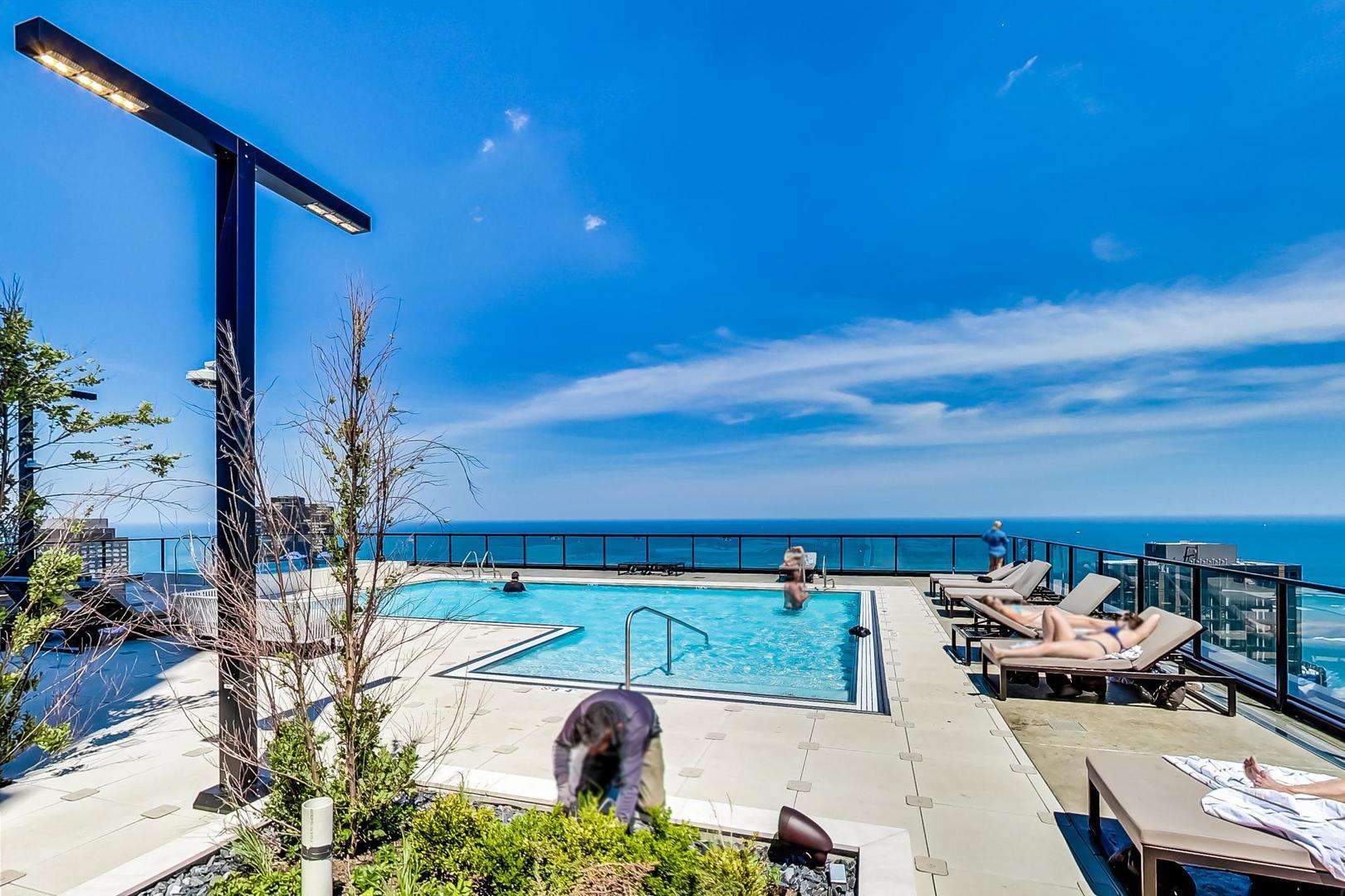 363 E Wacker Drive Unit: 2708