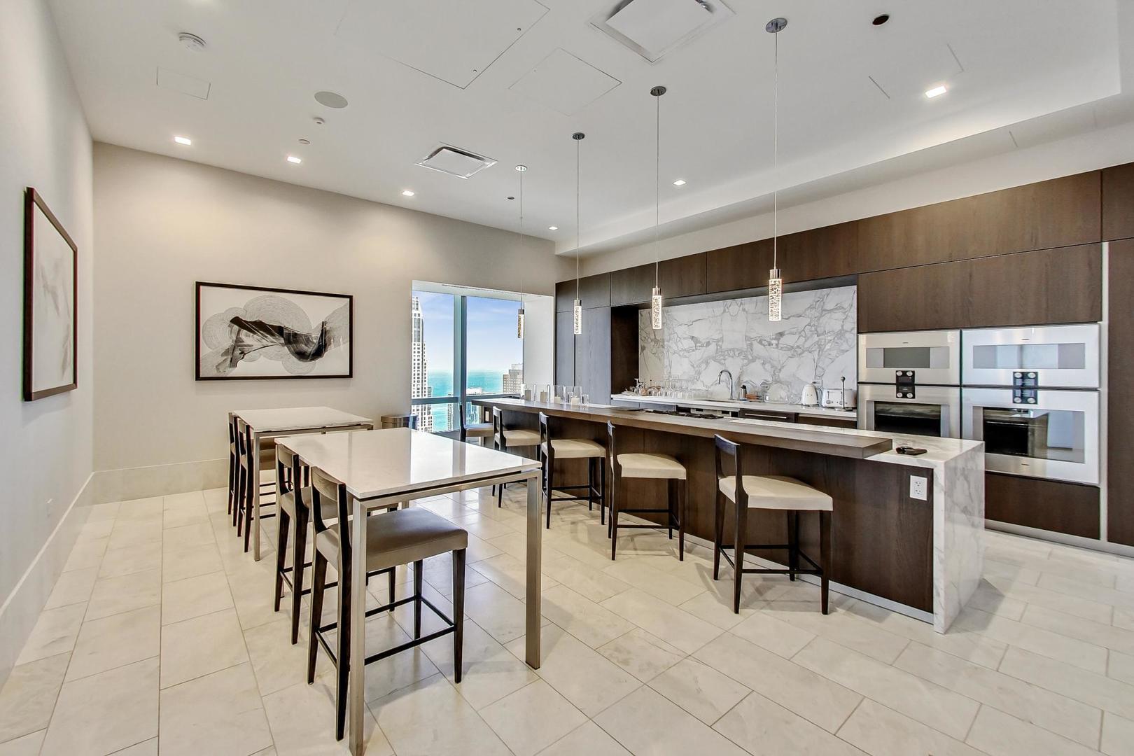 363 E Wacker Drive Unit: 2708