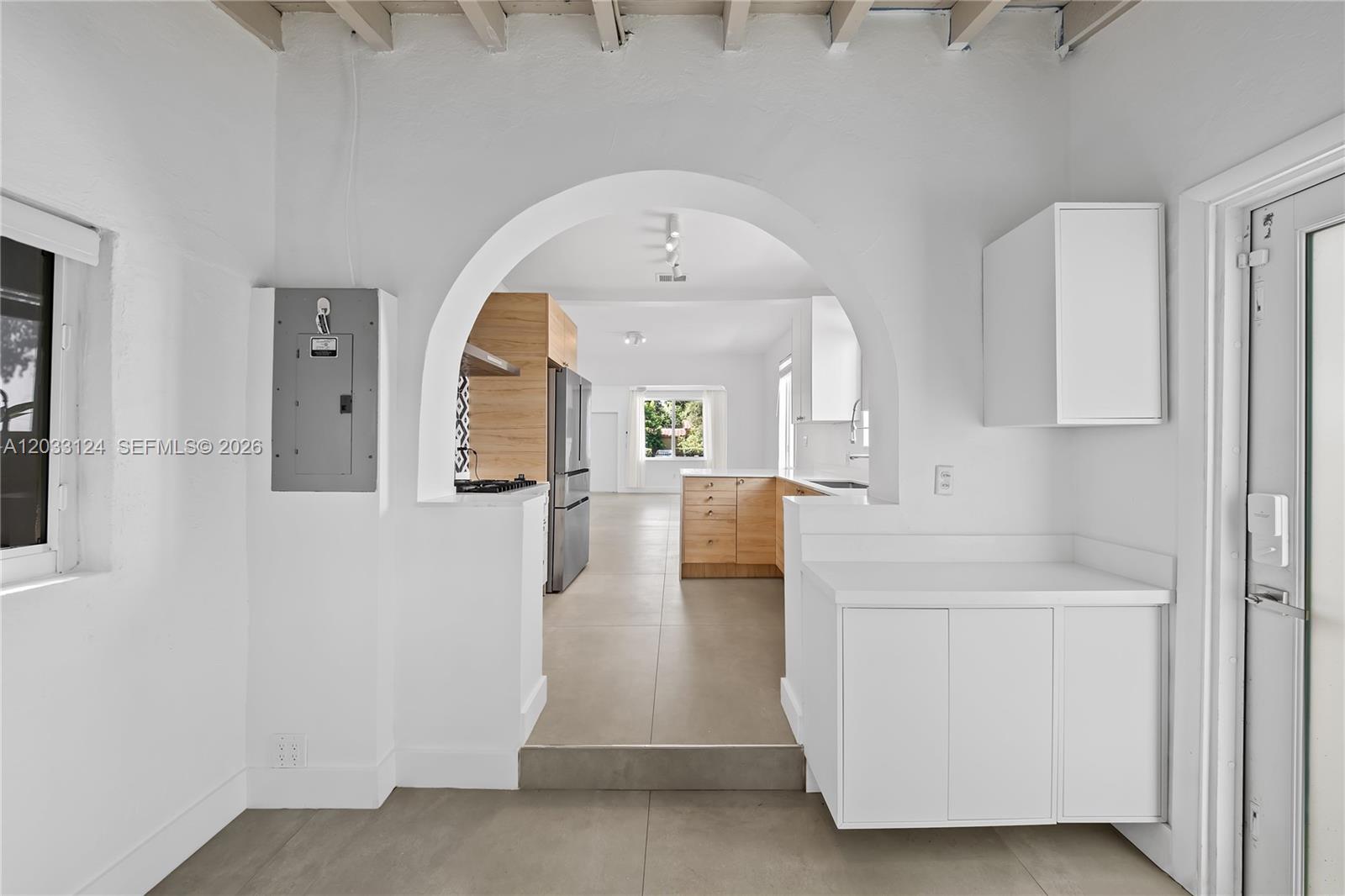 565 NW 44th St