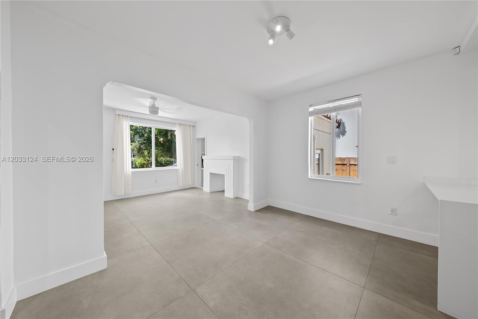565 NW 44th St