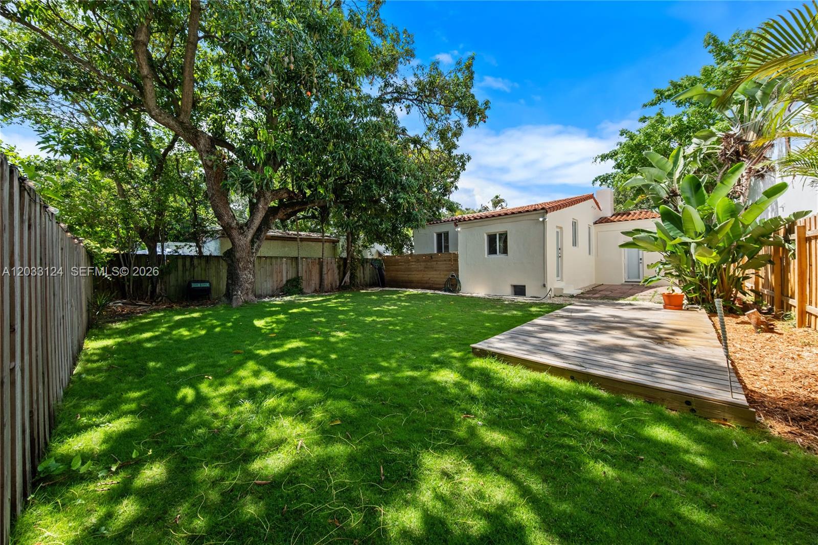 565 NW 44th St