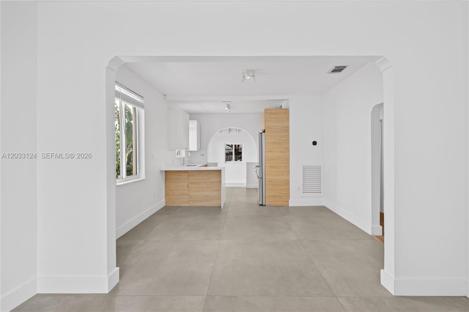 565 NW 44th St