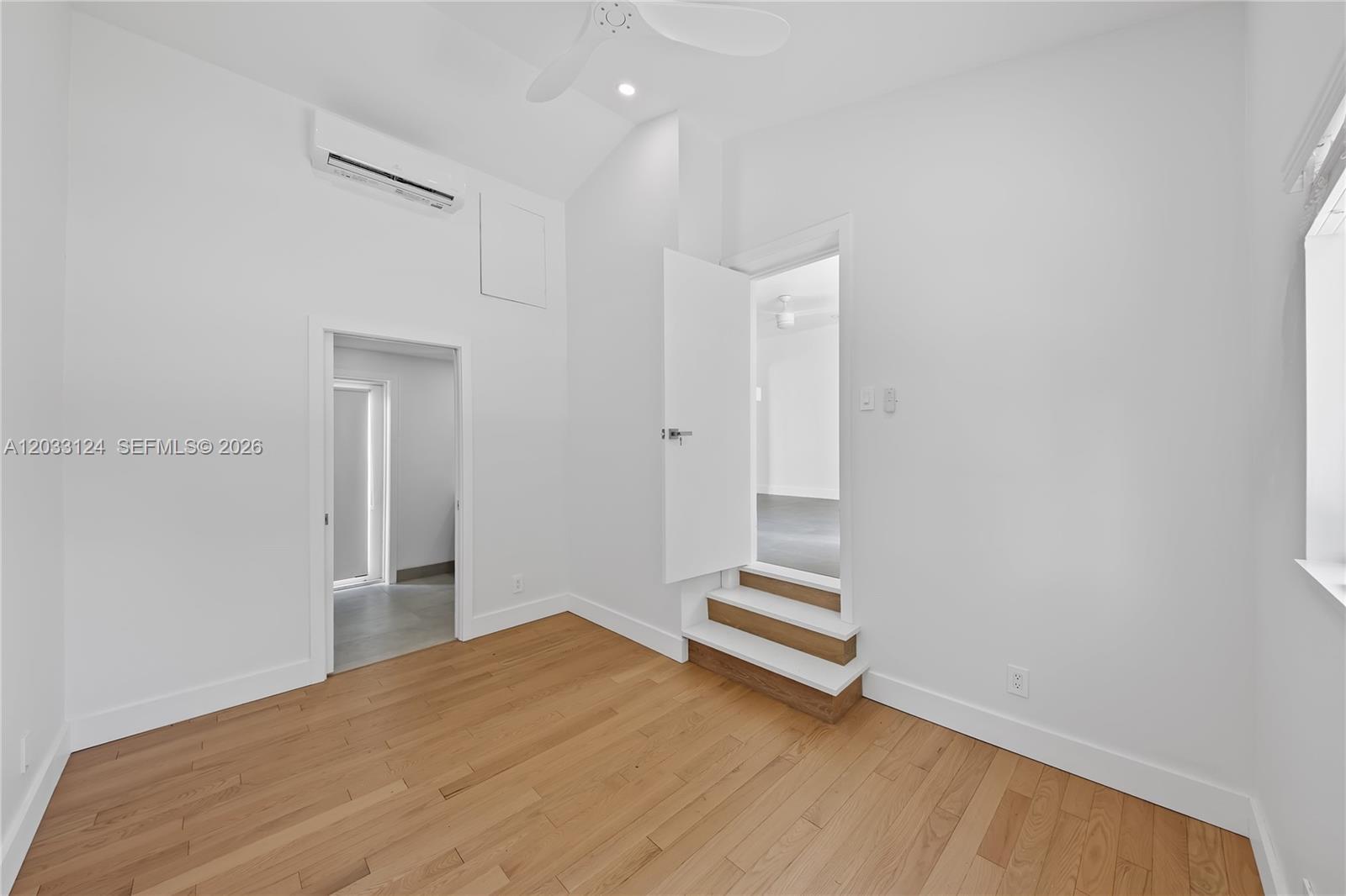 565 NW 44th St