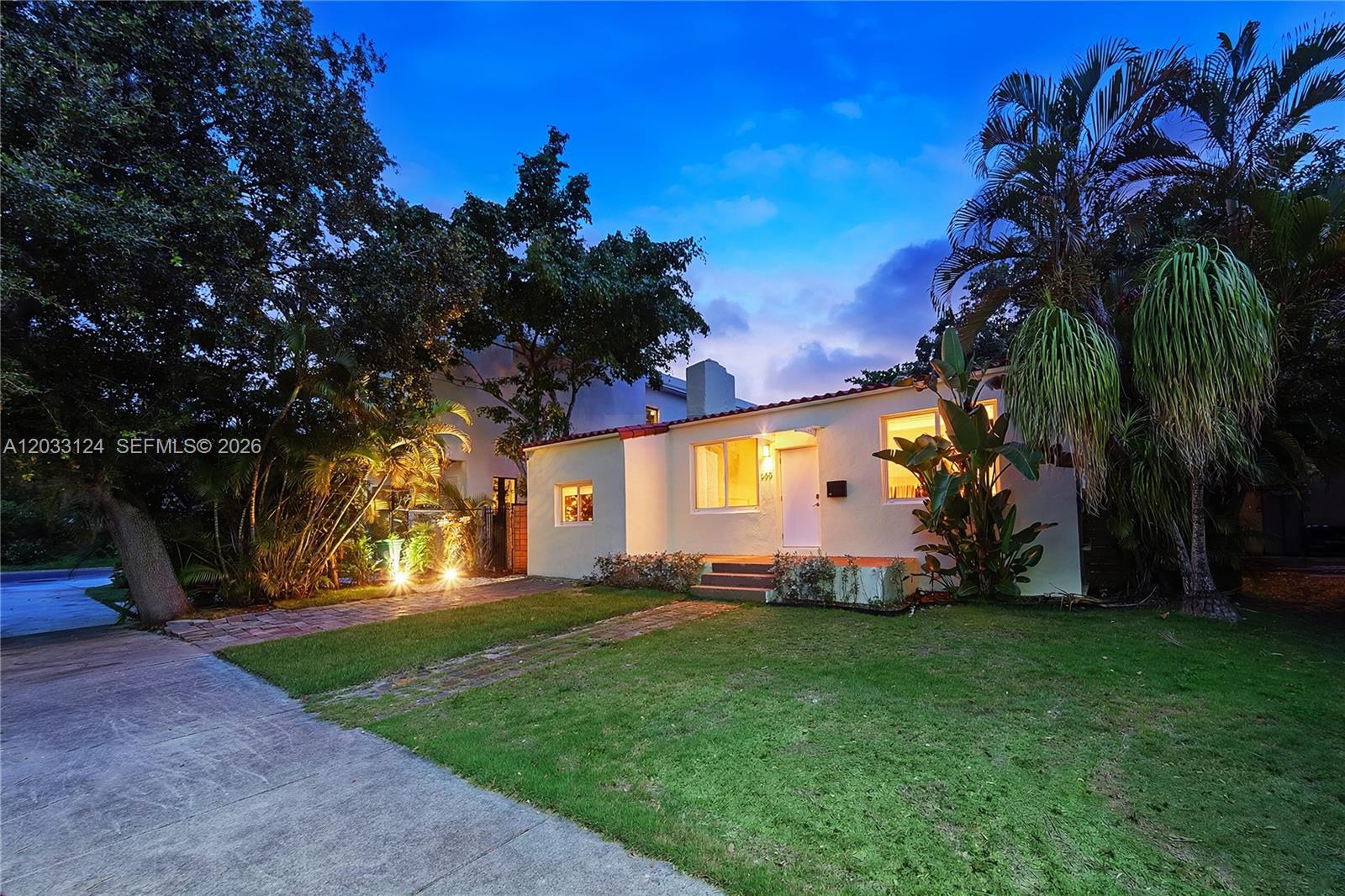 565 NW 44th St