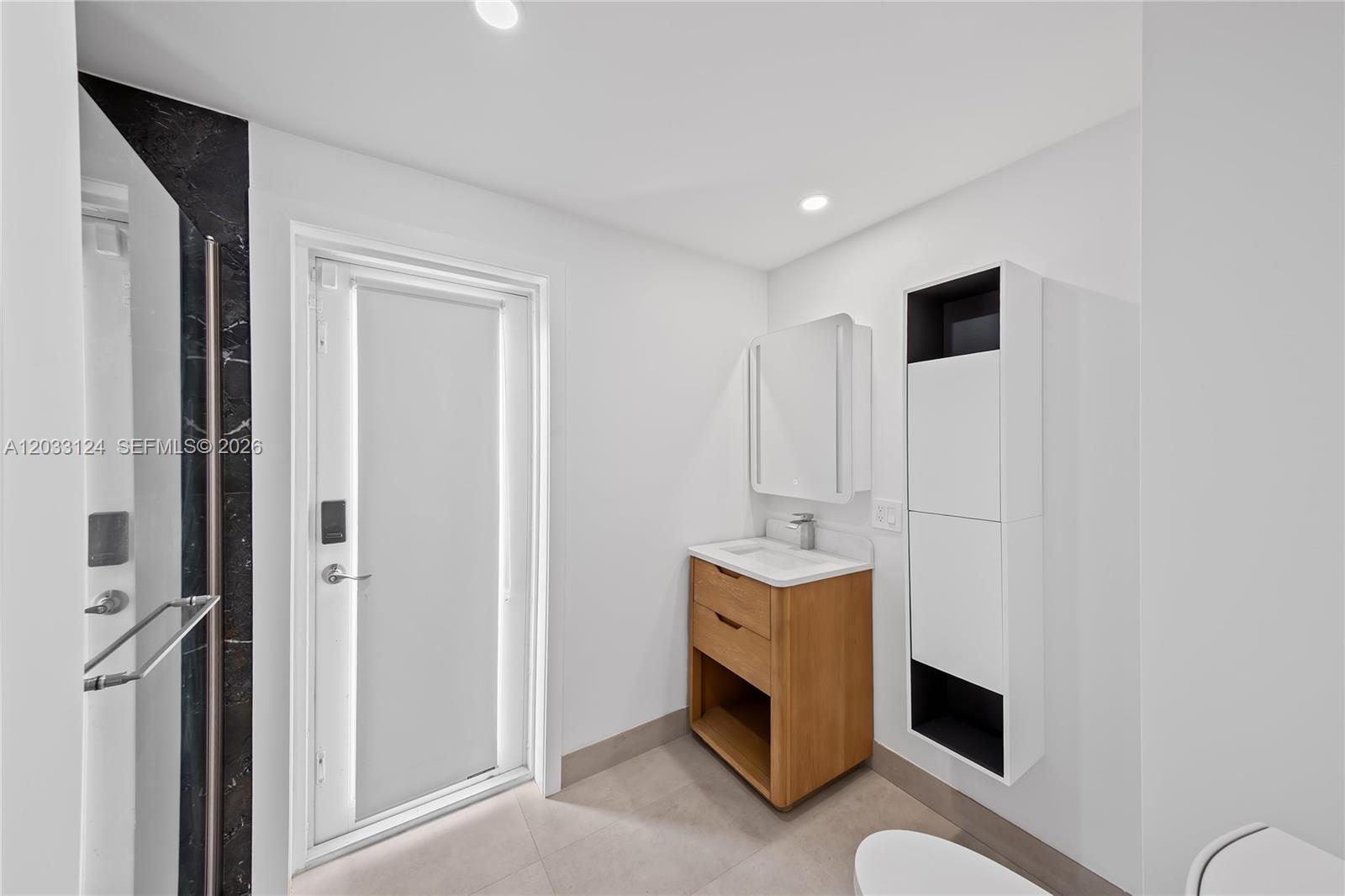 565 NW 44th St