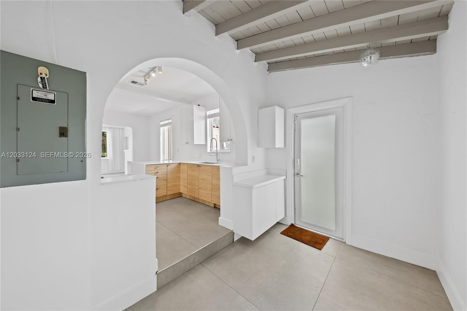 565 NW 44th St