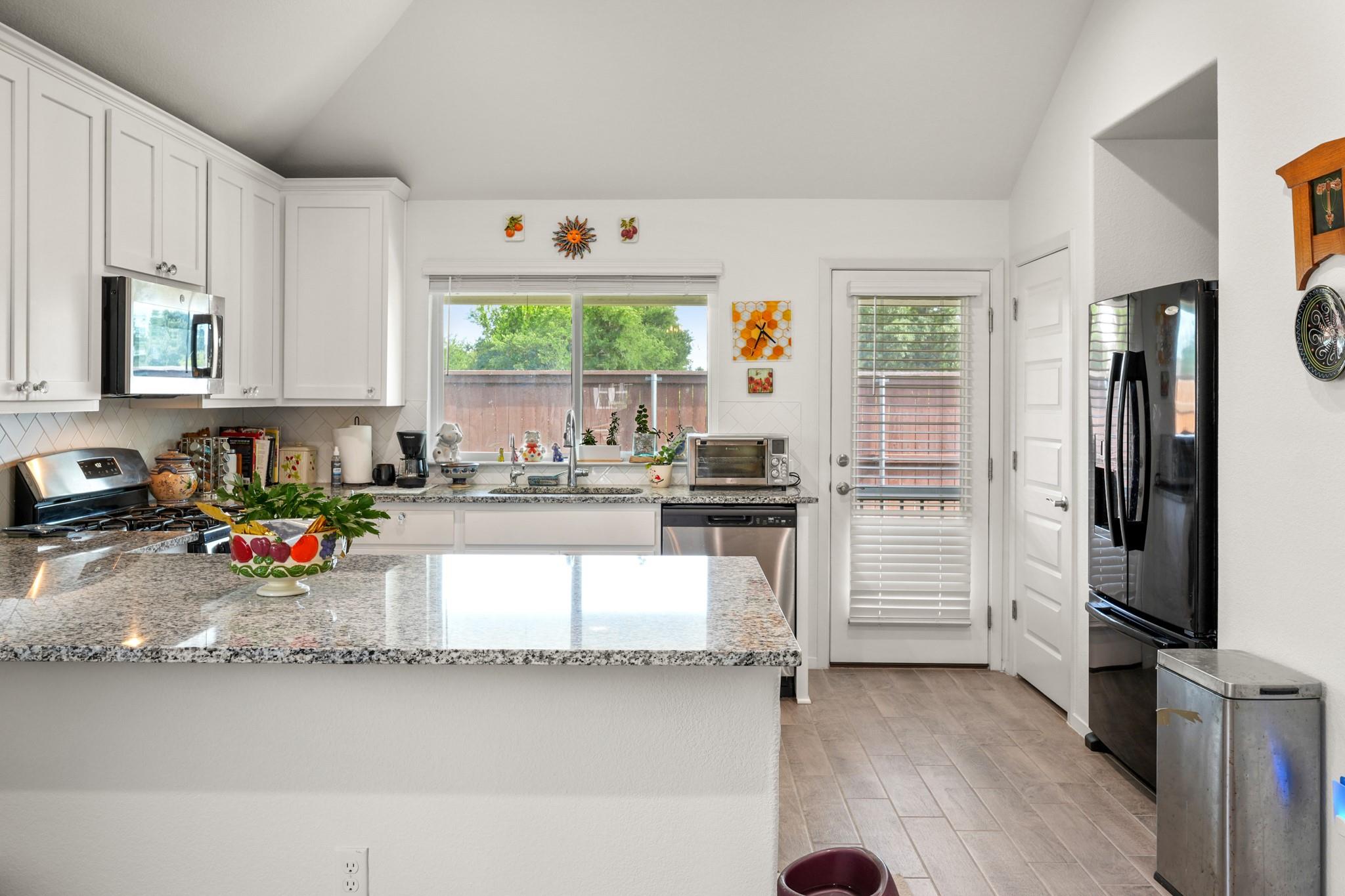 128 Riverhill DR