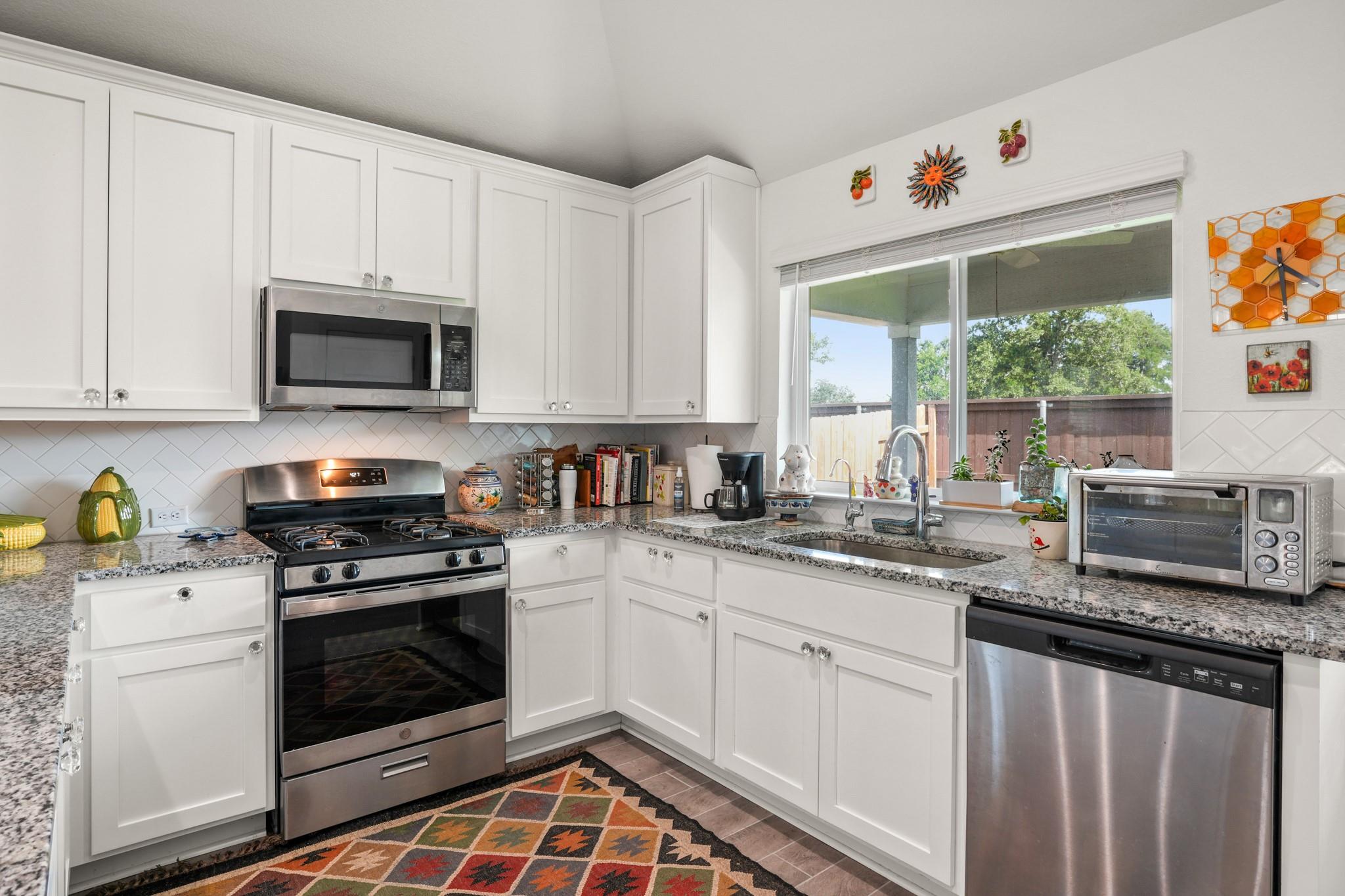 128 Riverhill DR