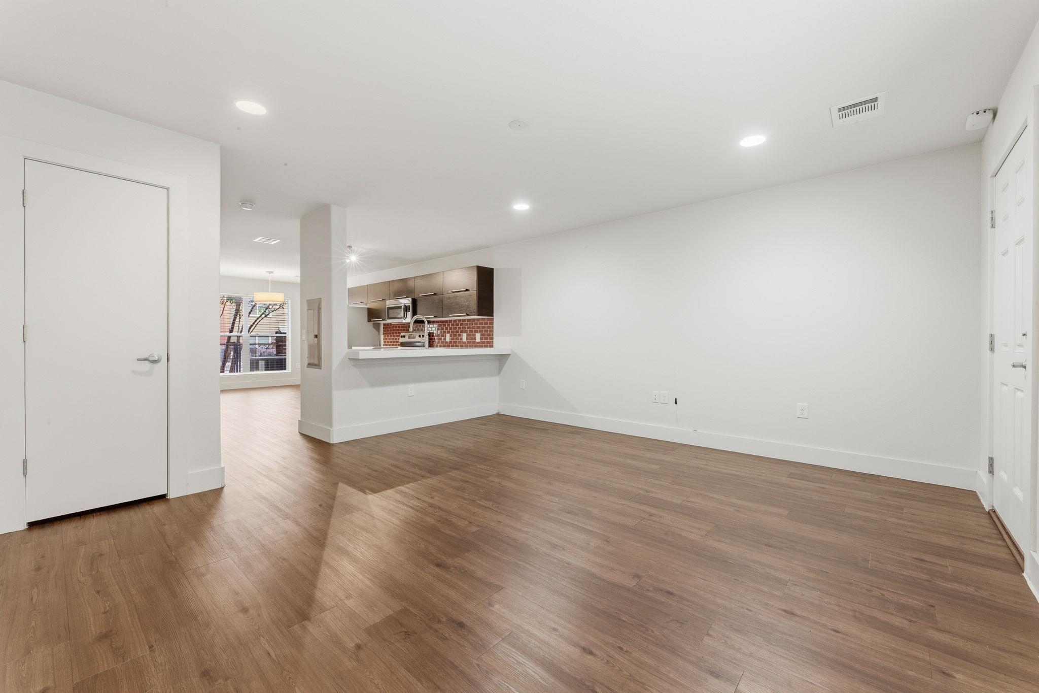 1101 Grove BLVD # 708