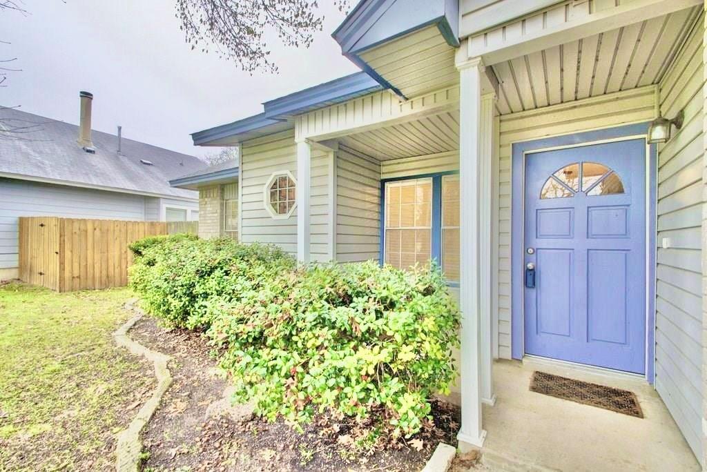 16316 Framingham CIR