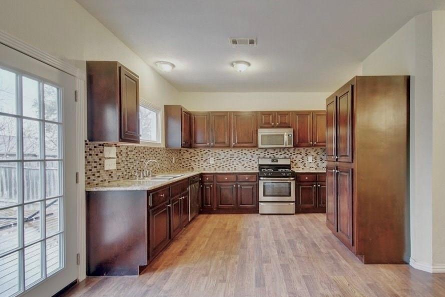 16316 Framingham CIR