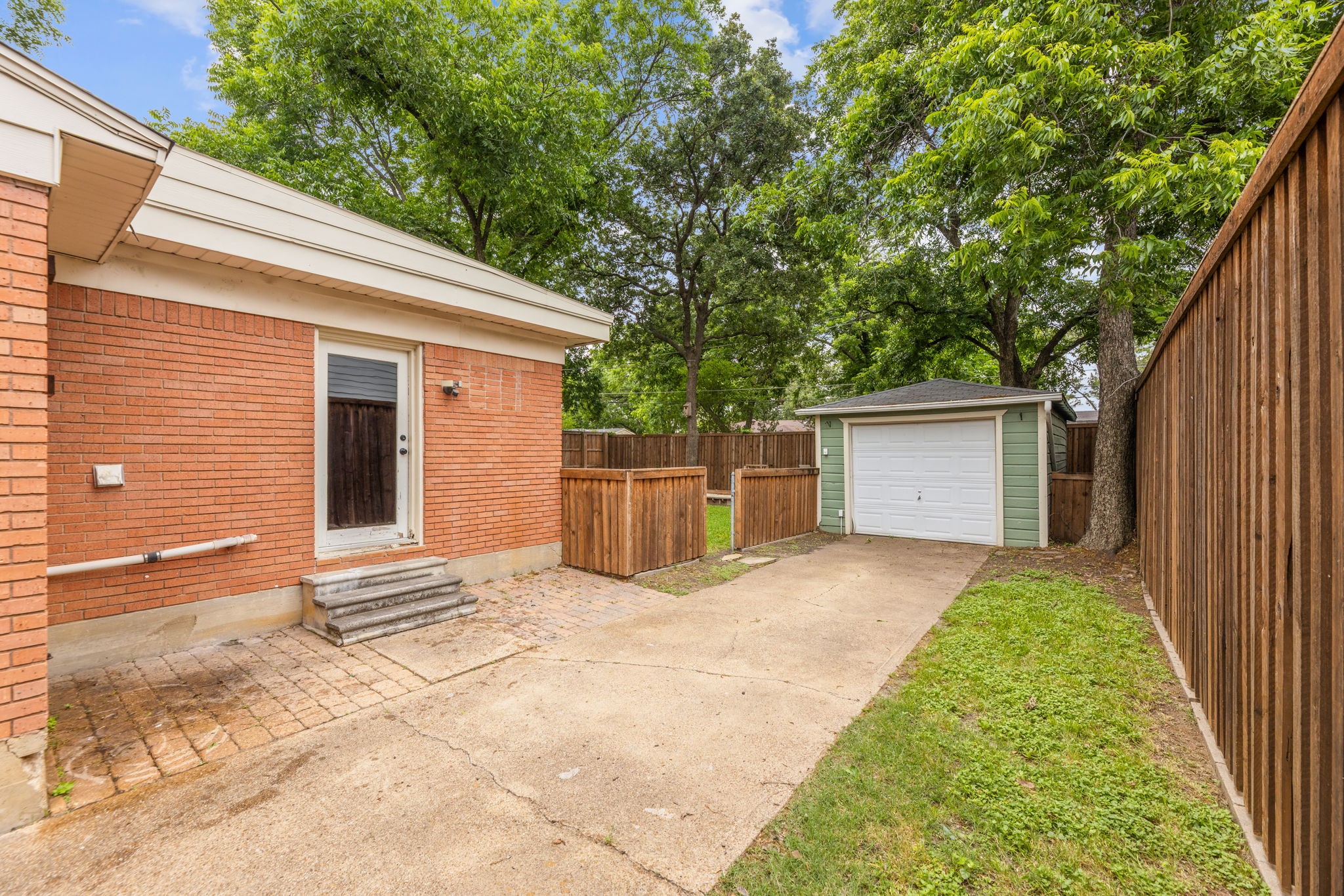 114 E Ireland Drive