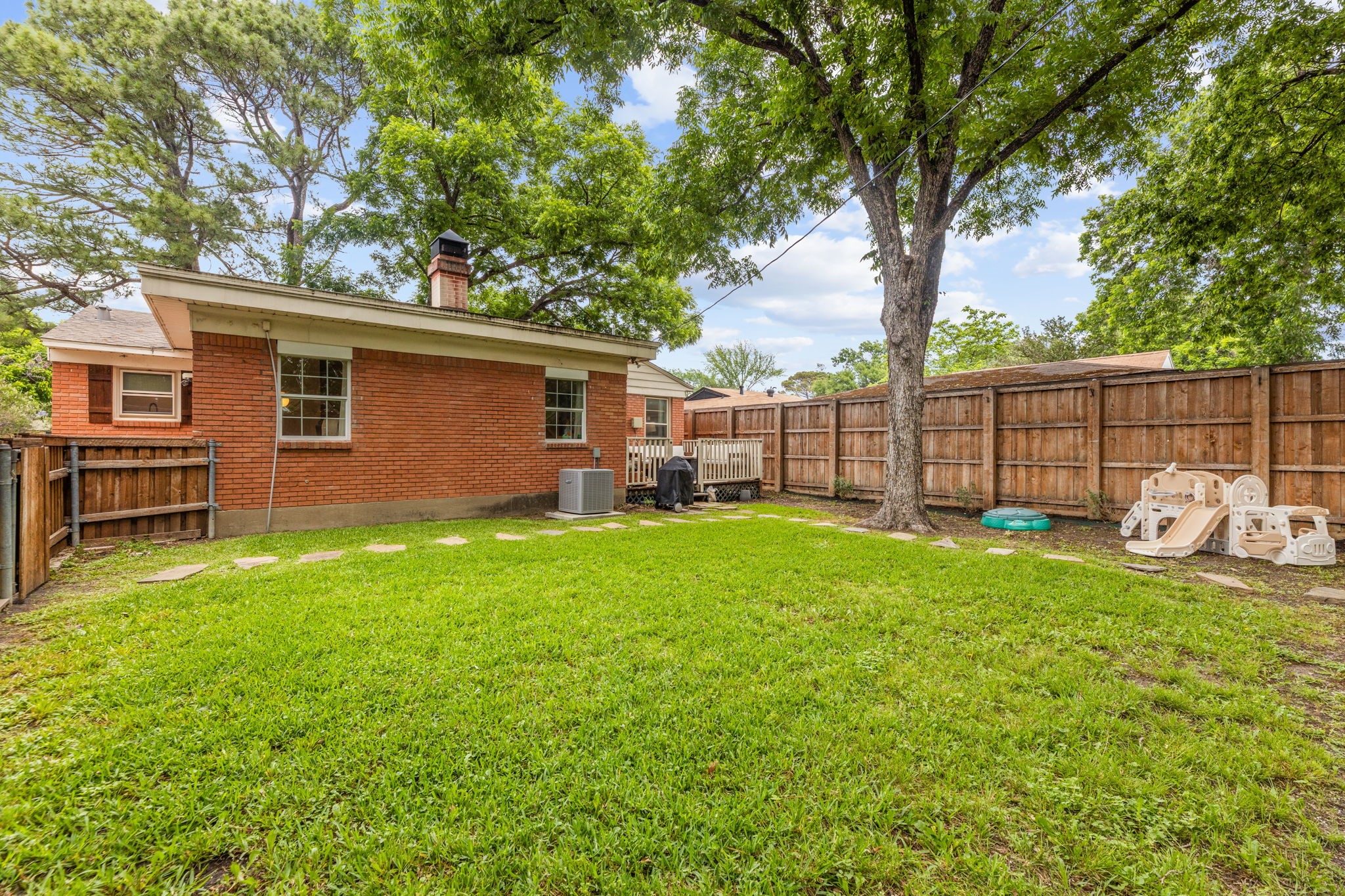 114 E Ireland Drive