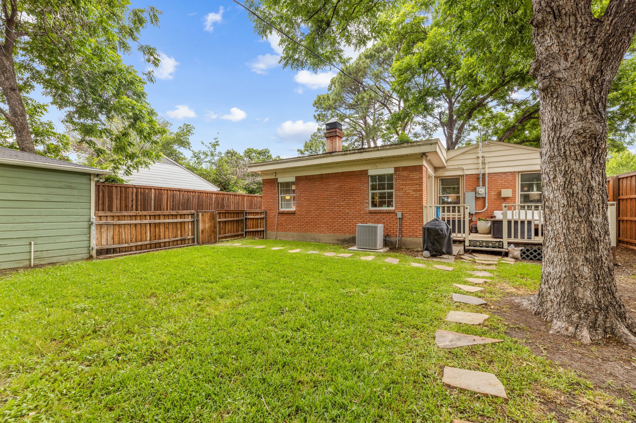 114 E Ireland Drive