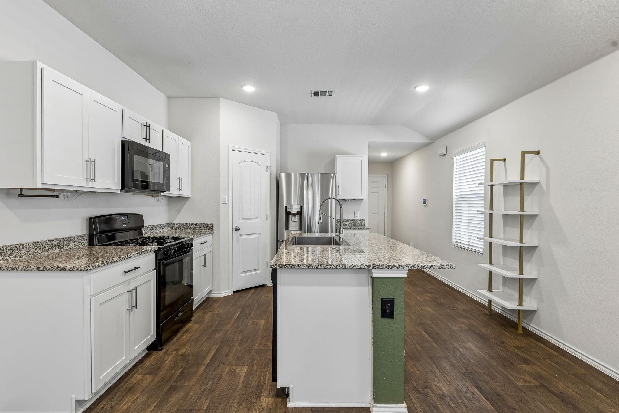 216 Dorchester DR