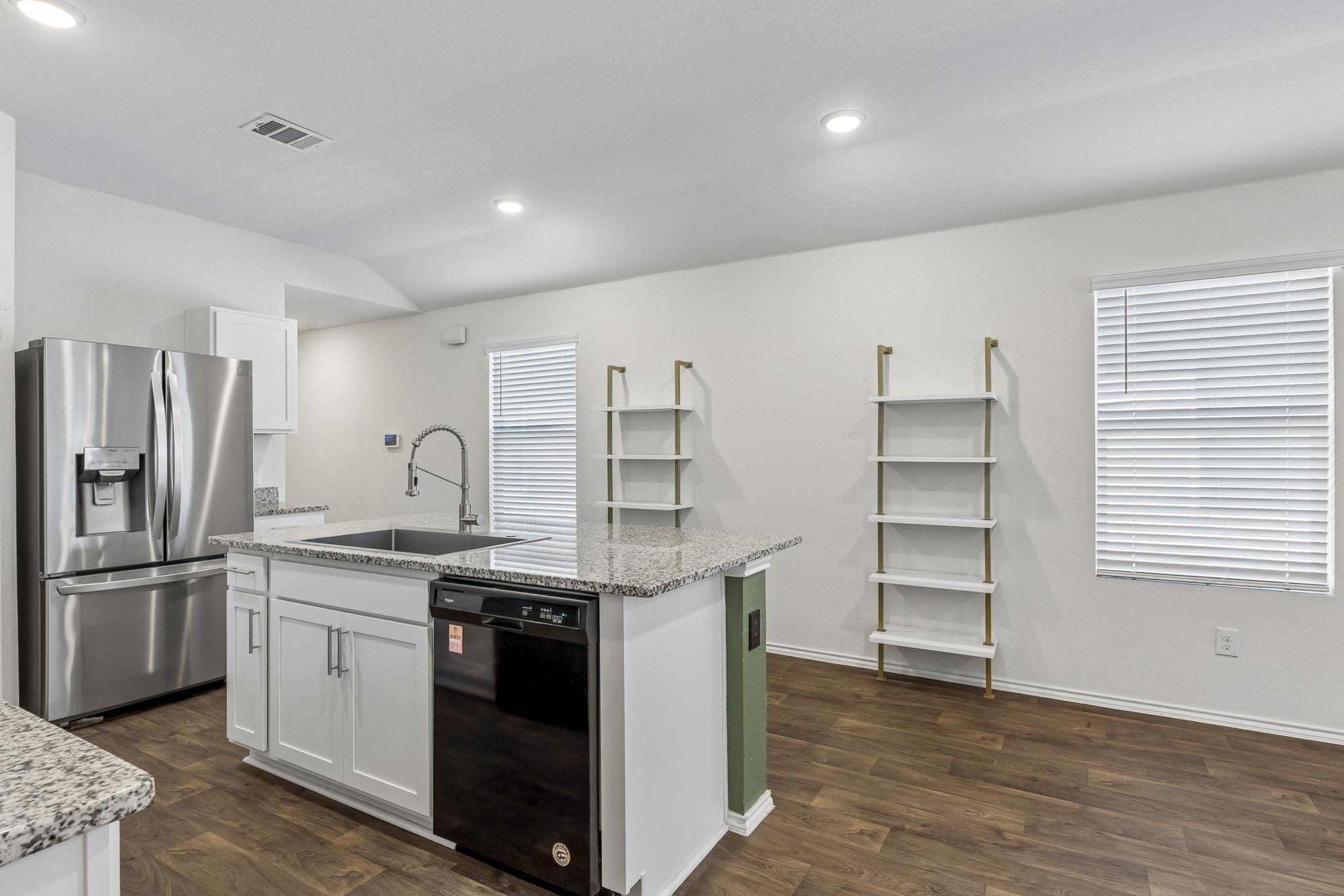 216 Dorchester DR