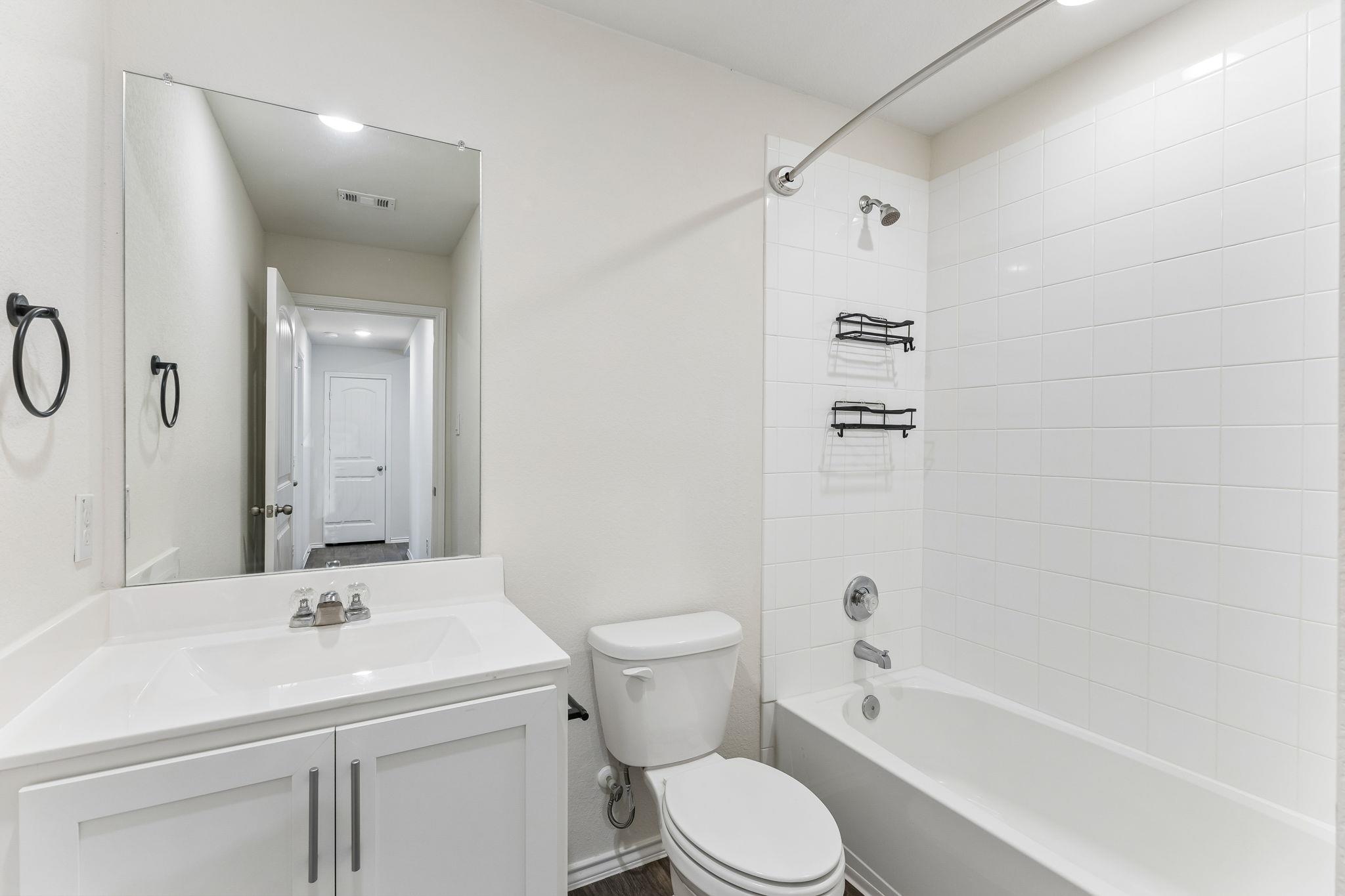 216 Dorchester DR