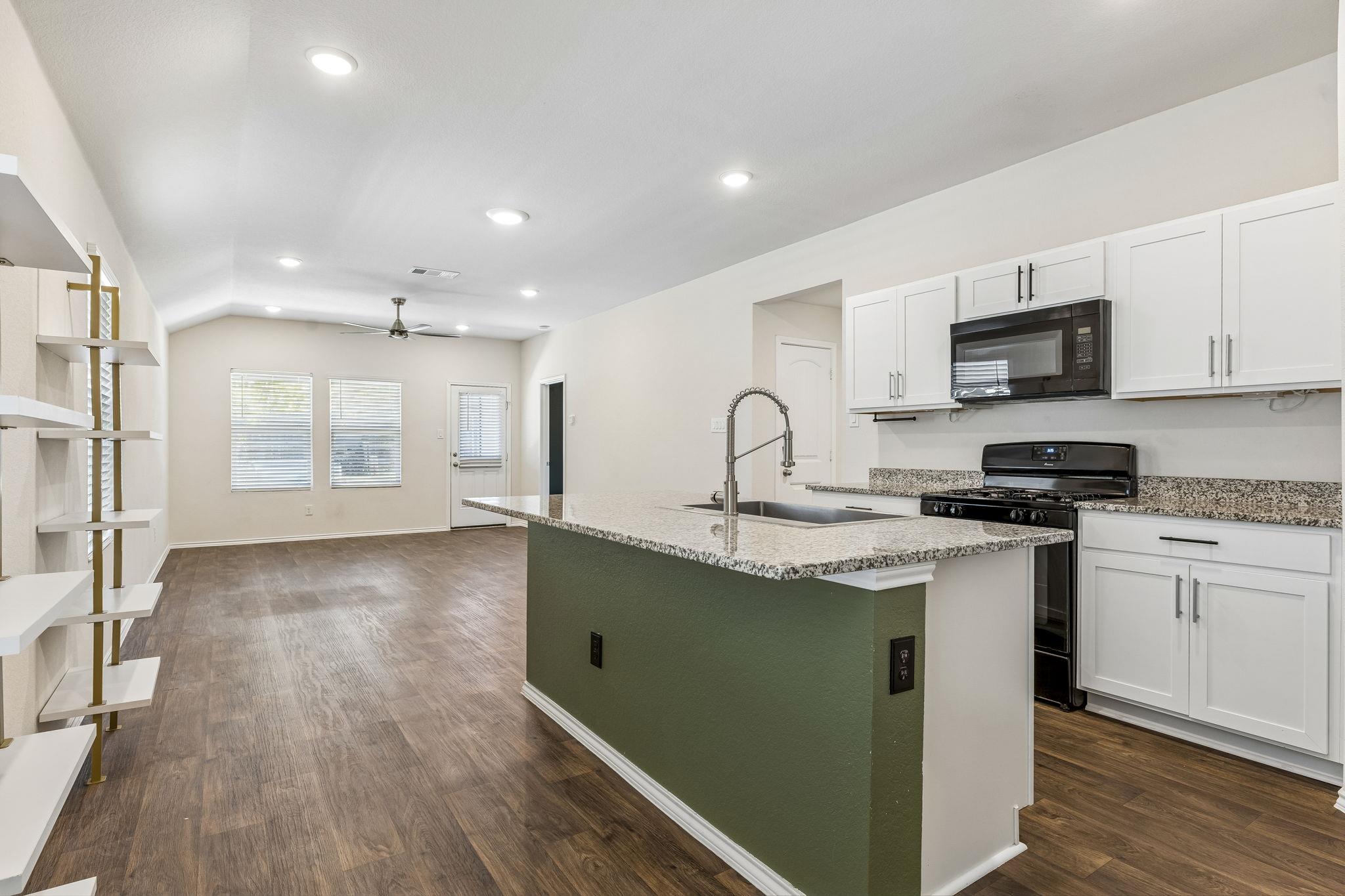 216 Dorchester DR