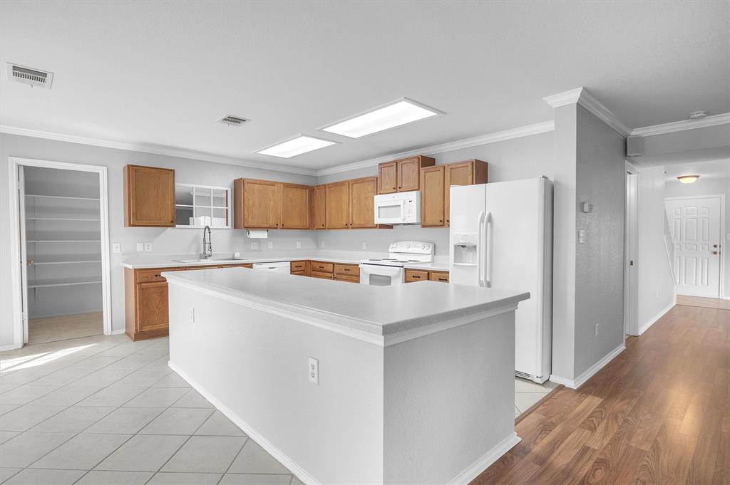 4305 Cisco Valley DR