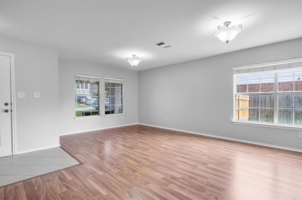 4305 Cisco Valley DR