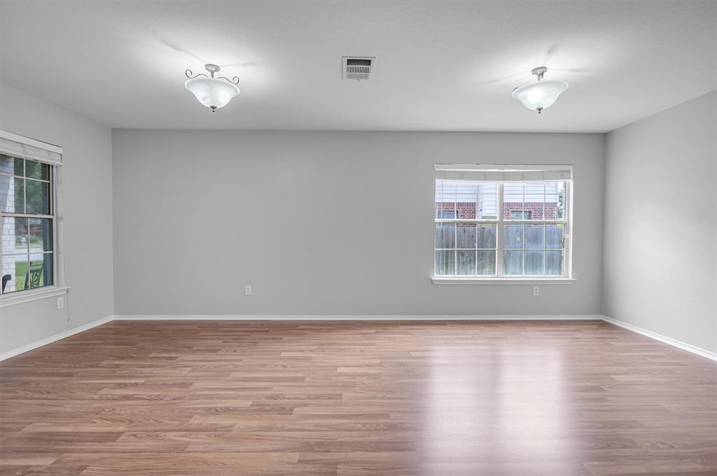 4305 Cisco Valley DR