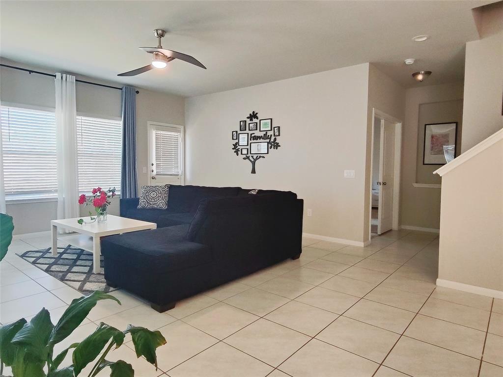 7116 Ranchito DR