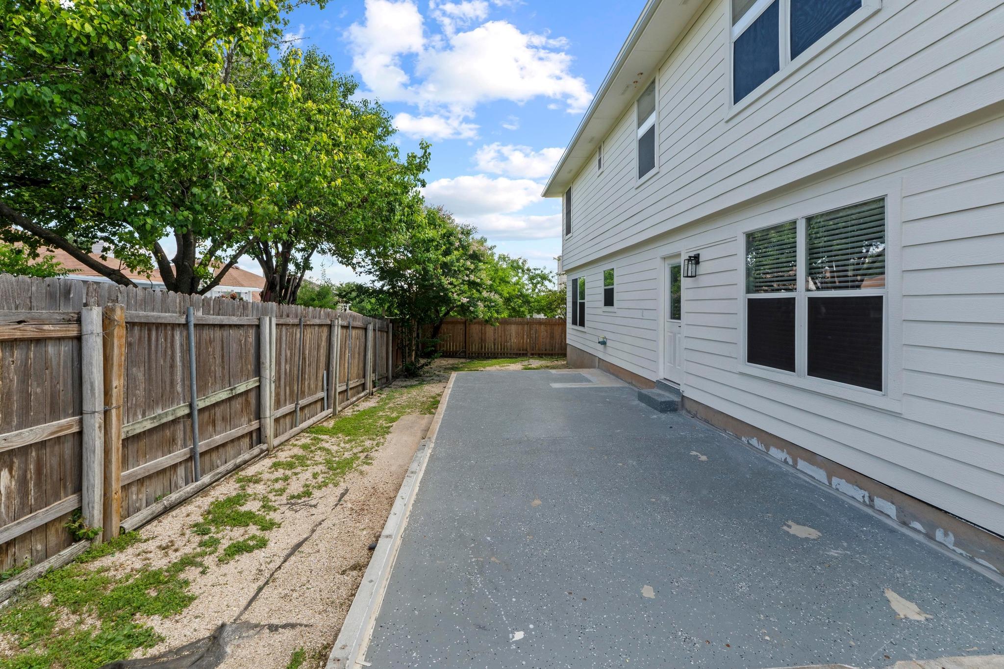 12708 Collindale CV