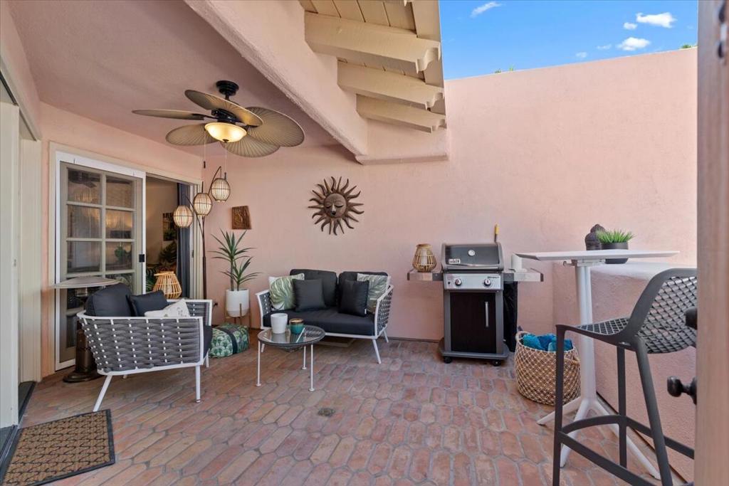 500 E Amado Road 414