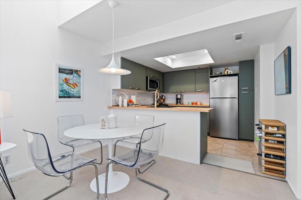 500 E Amado Road 414