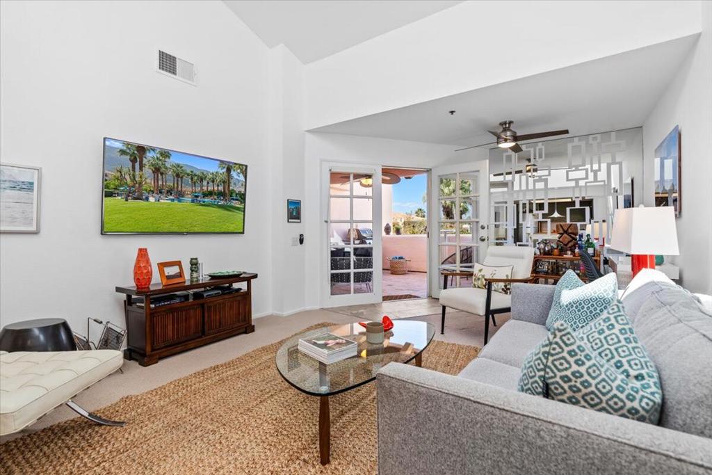 500 E Amado Road 414