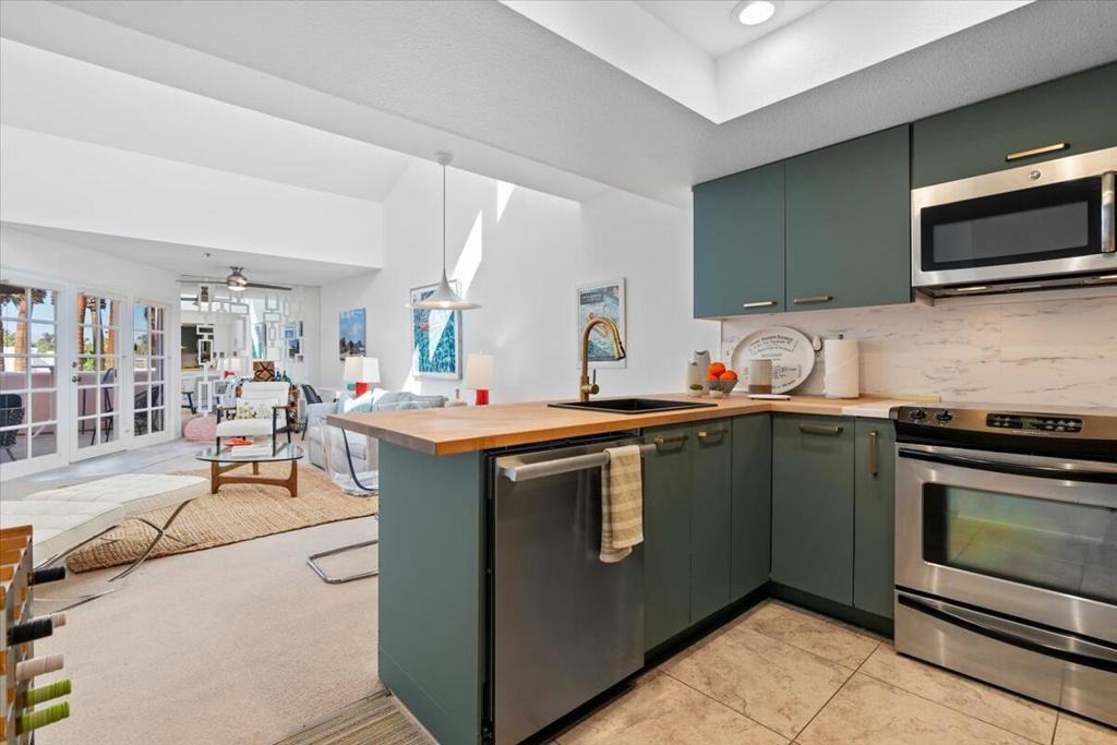 500 E Amado Road 414