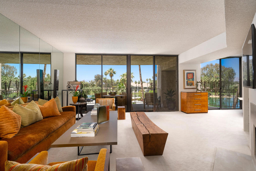 910 Island Drive 306