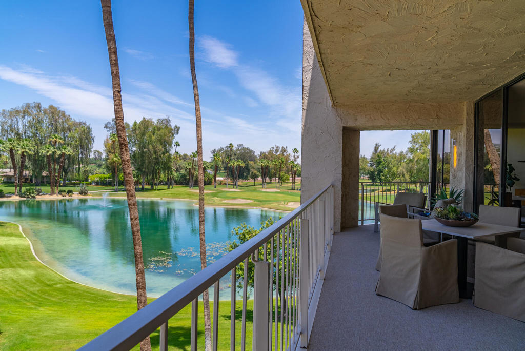 910 Island Drive 306