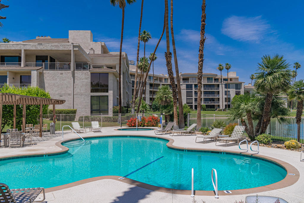 910 Island Drive 306
