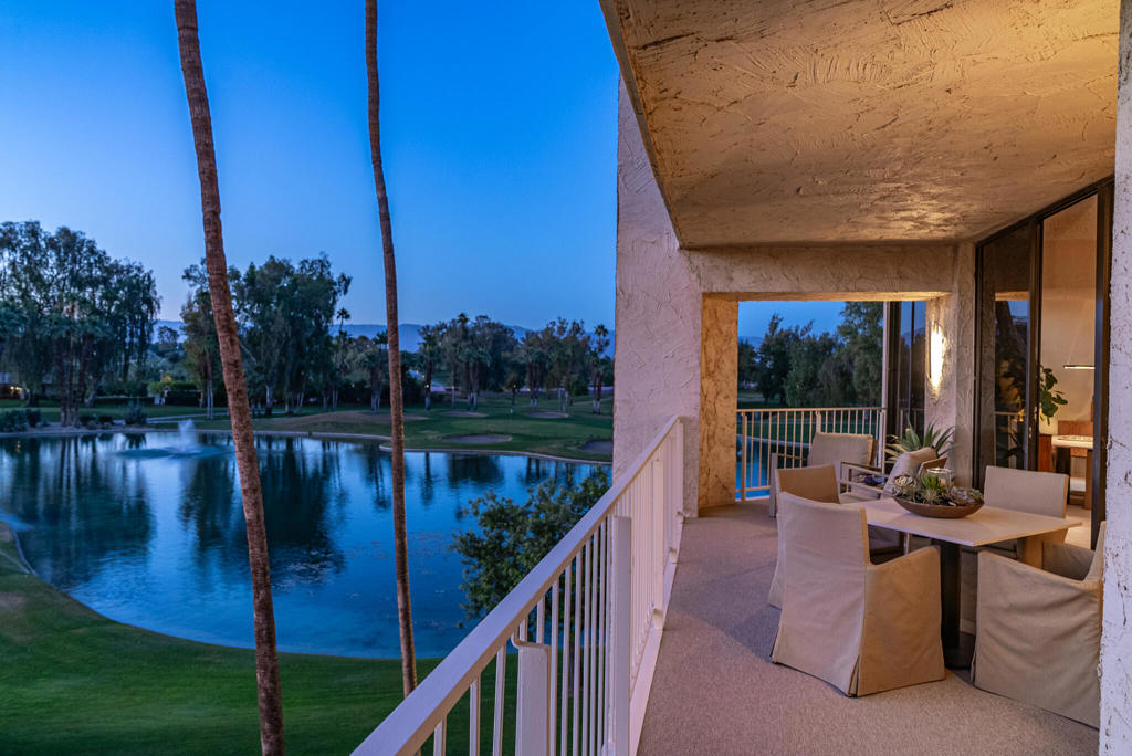 910 Island Drive 306
