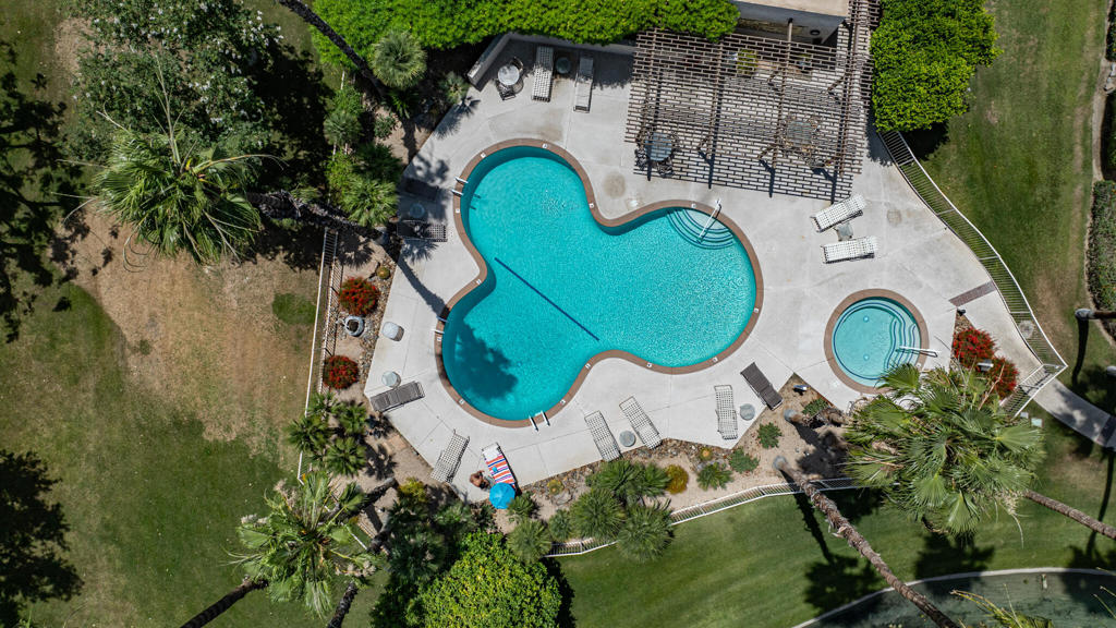910 Island Drive 306