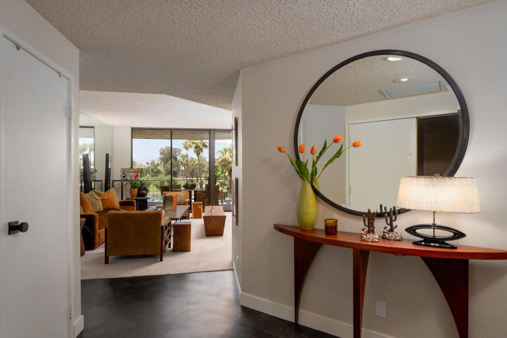 910 Island Drive 306