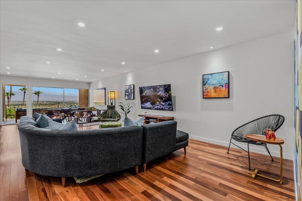 2140 Southridge Drive