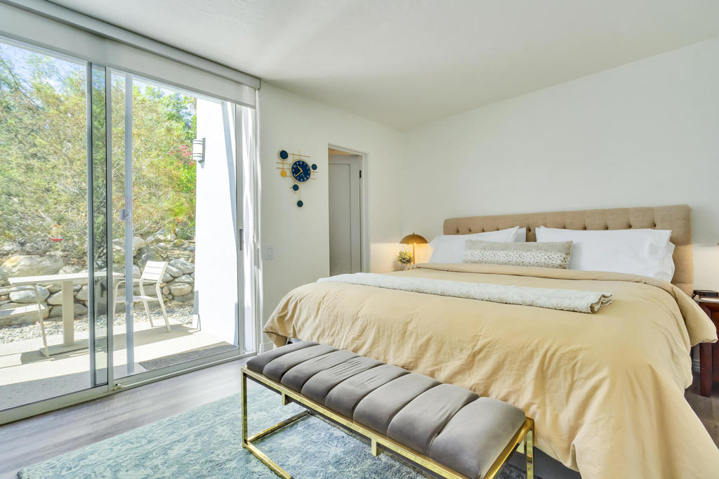 700 W Racquet Club Road