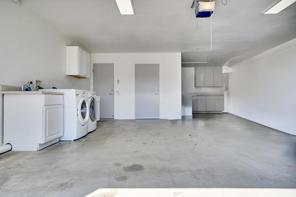 700 W Racquet Club Road