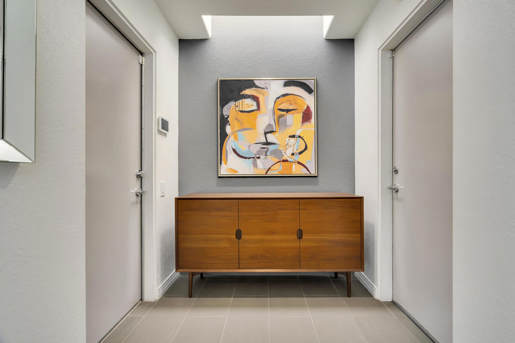 700 W Racquet Club Road